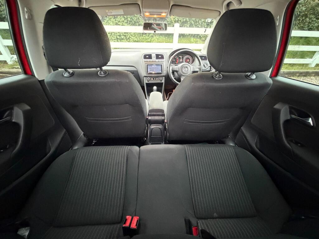 2012 Volkswagen Polo thumbnail 29