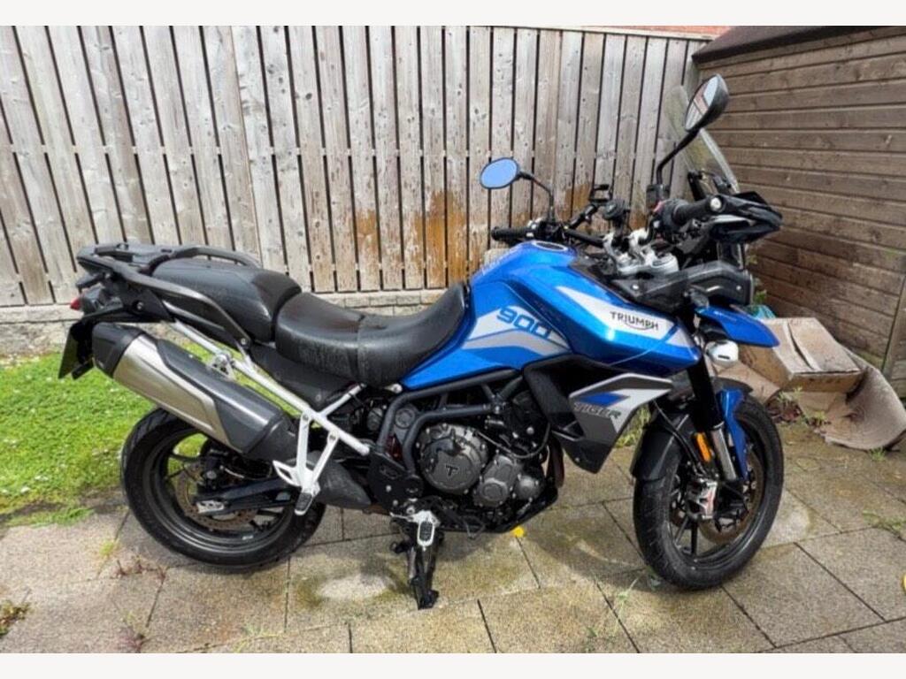 Triumph Tiger 900