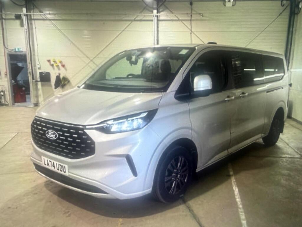 Ford Tourneo Custom Minibus 2.0 320 EcoBlue Titanium Luxe Auto L2 Euro 6 (s/s) 5dr