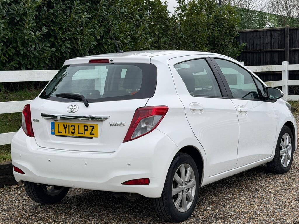 2013 Toyota Yaris thumbnail 14