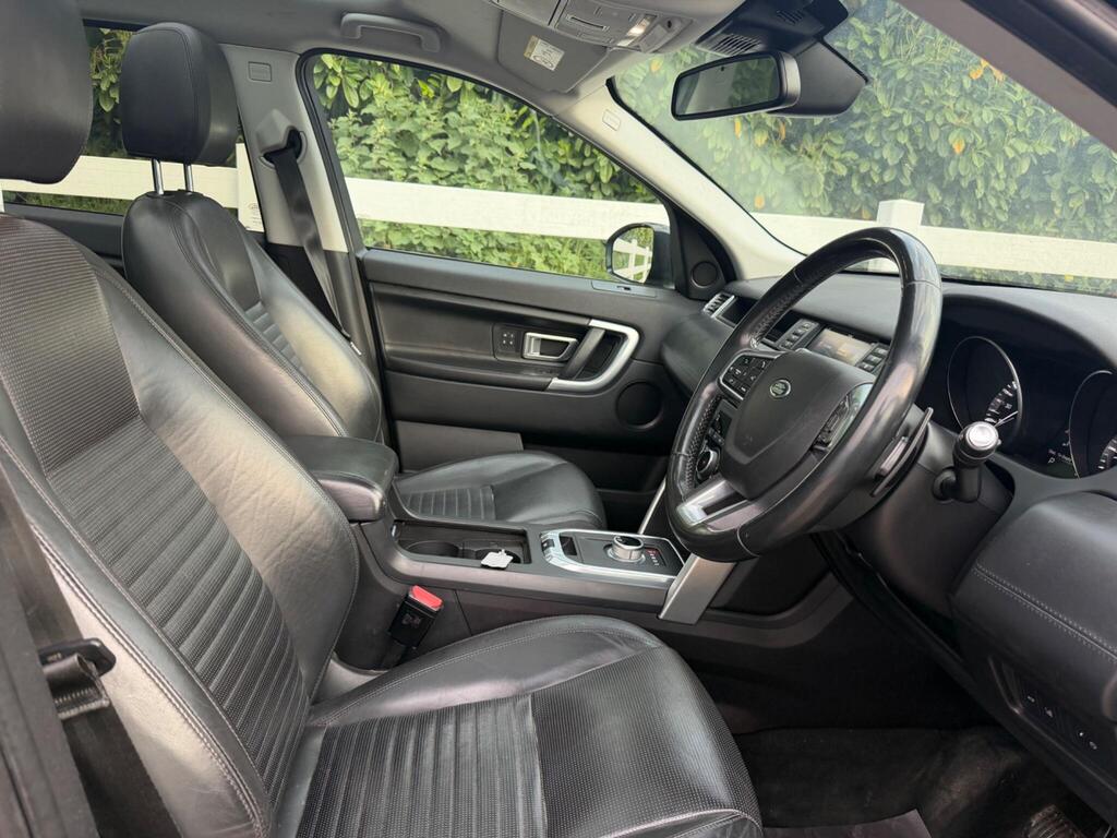 2016 Land Rover Discovery Sport thumbnail 18