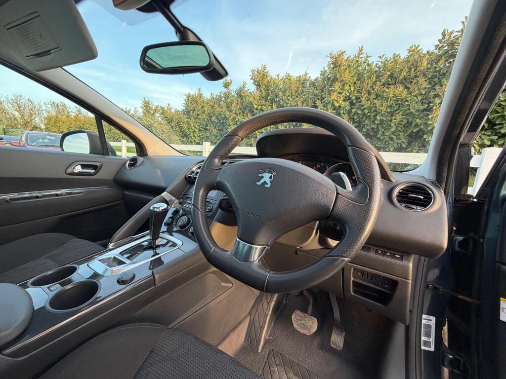 2011 Peugeot 3008 thumbnail 16