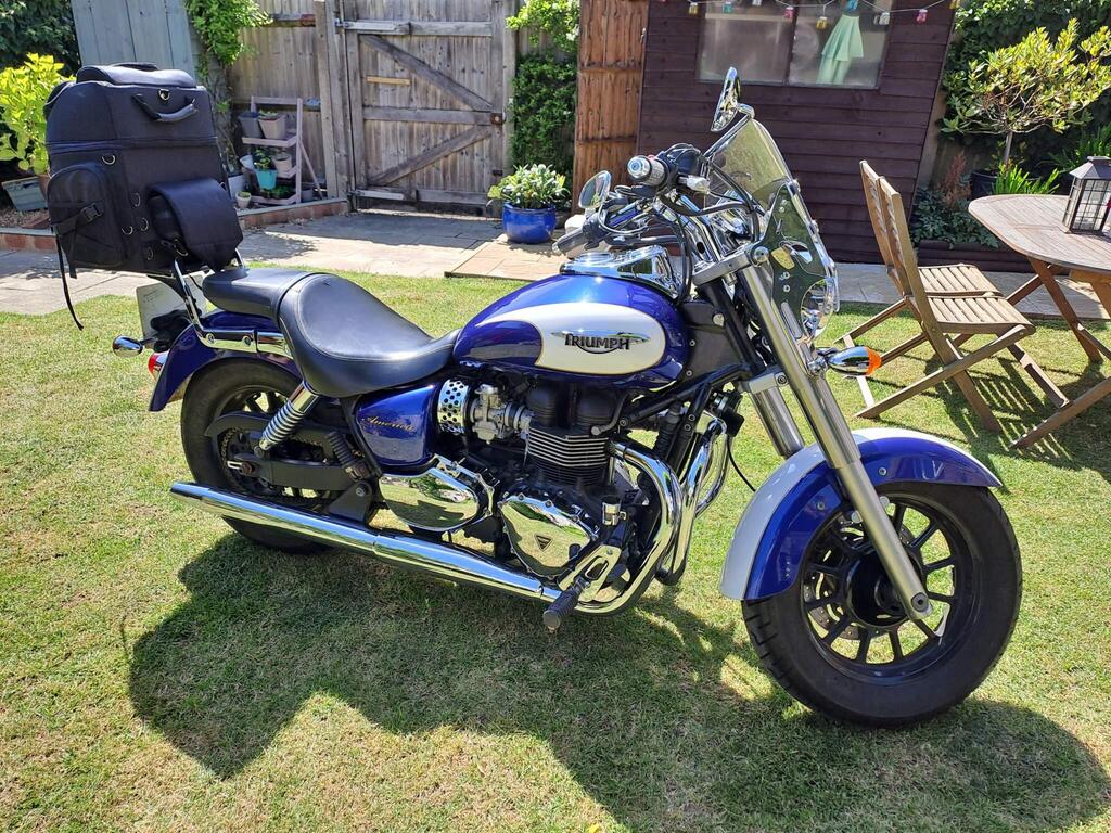Triumph Bonneville America 865