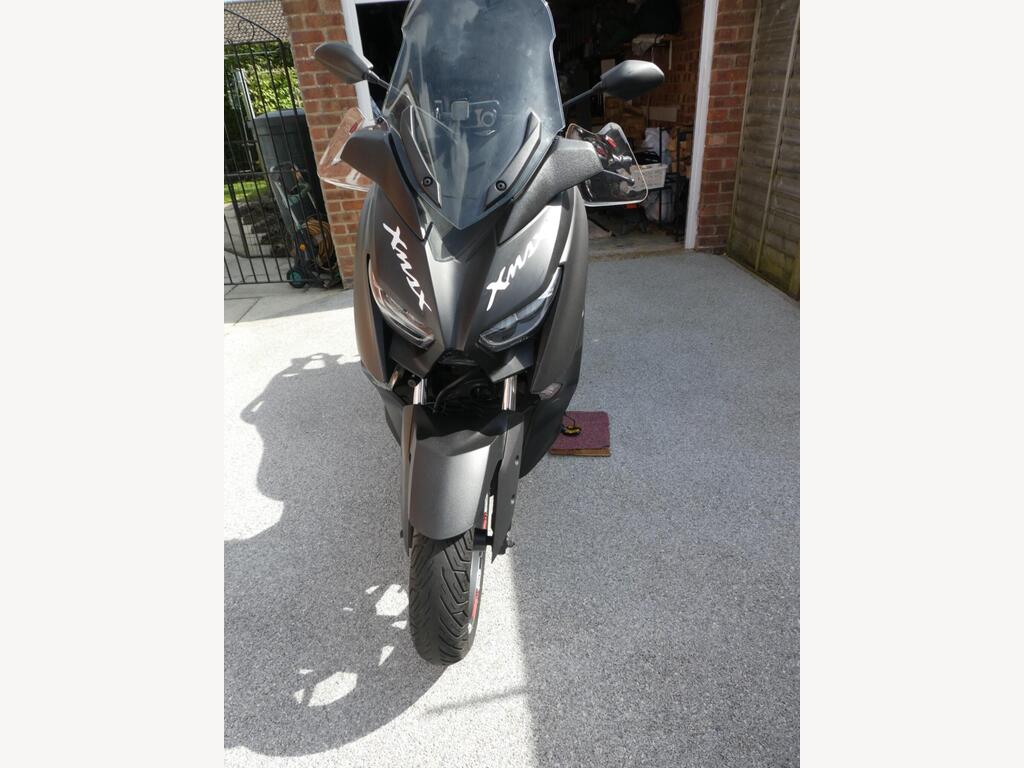 Yamaha XMAX 300