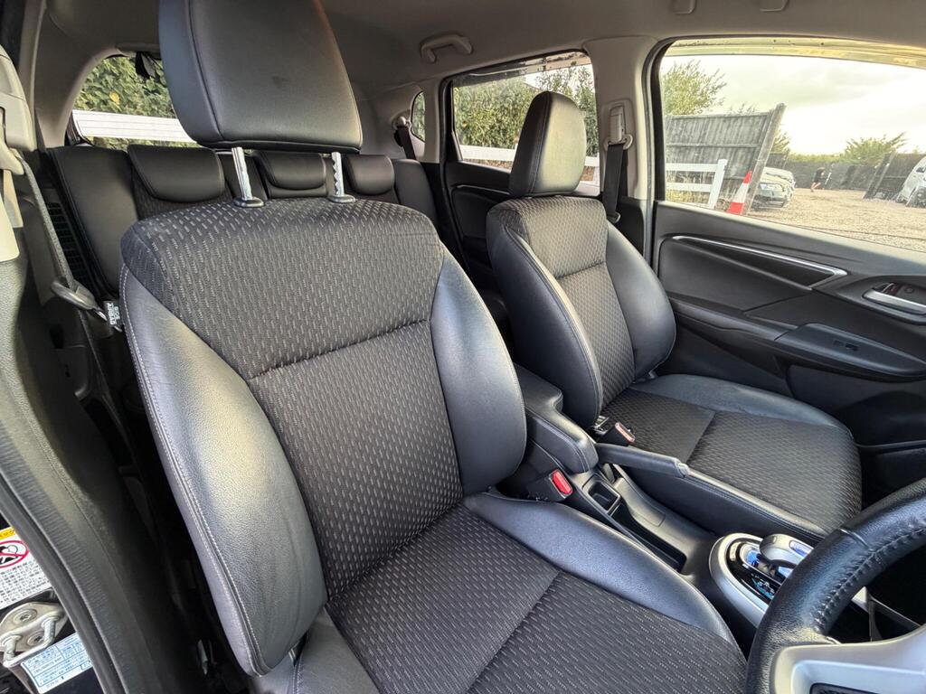 2014 Honda Jazz thumbnail 17