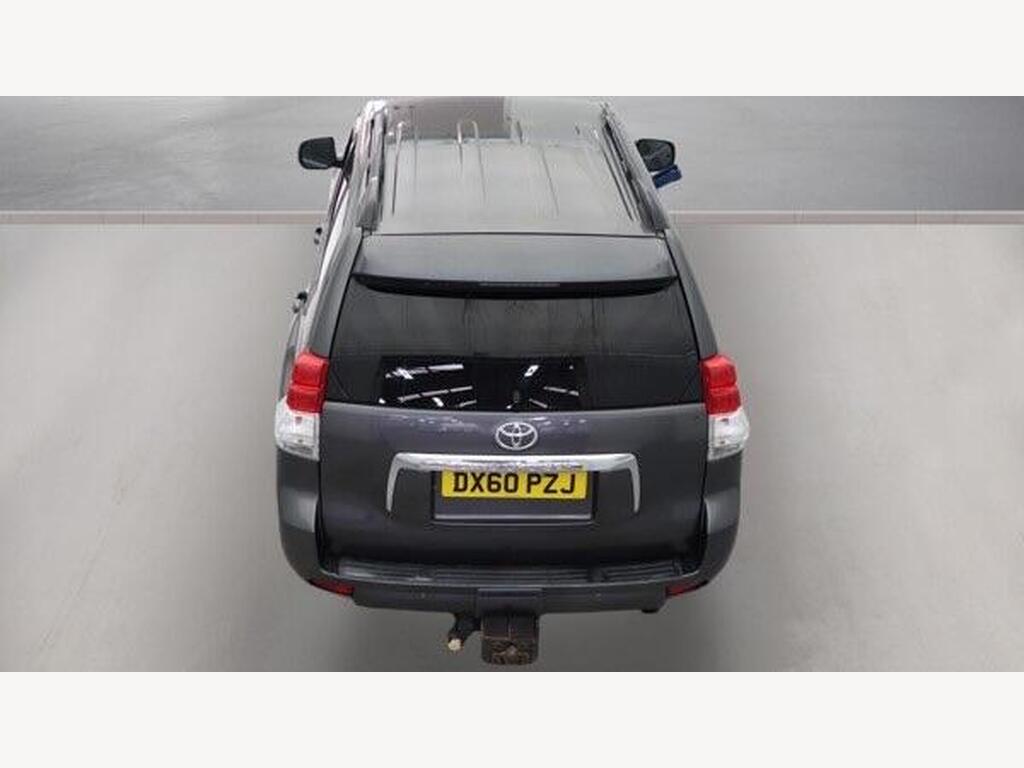 2010 Toyota Land Cruiser thumbnail 7