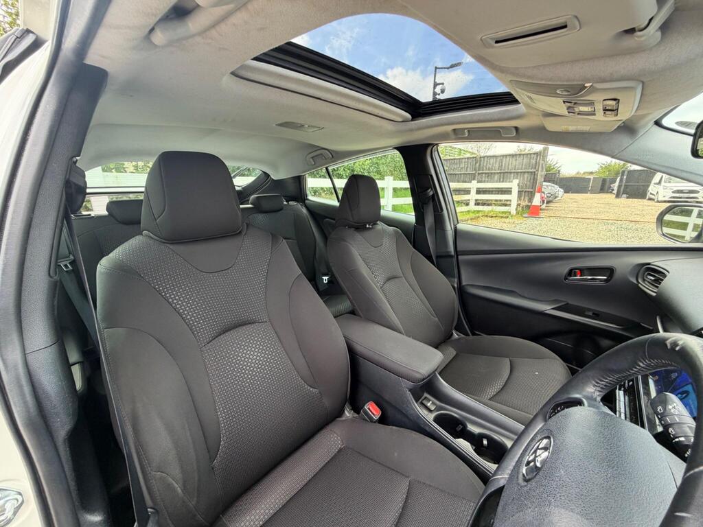 2019 Toyota Prius thumbnail 21