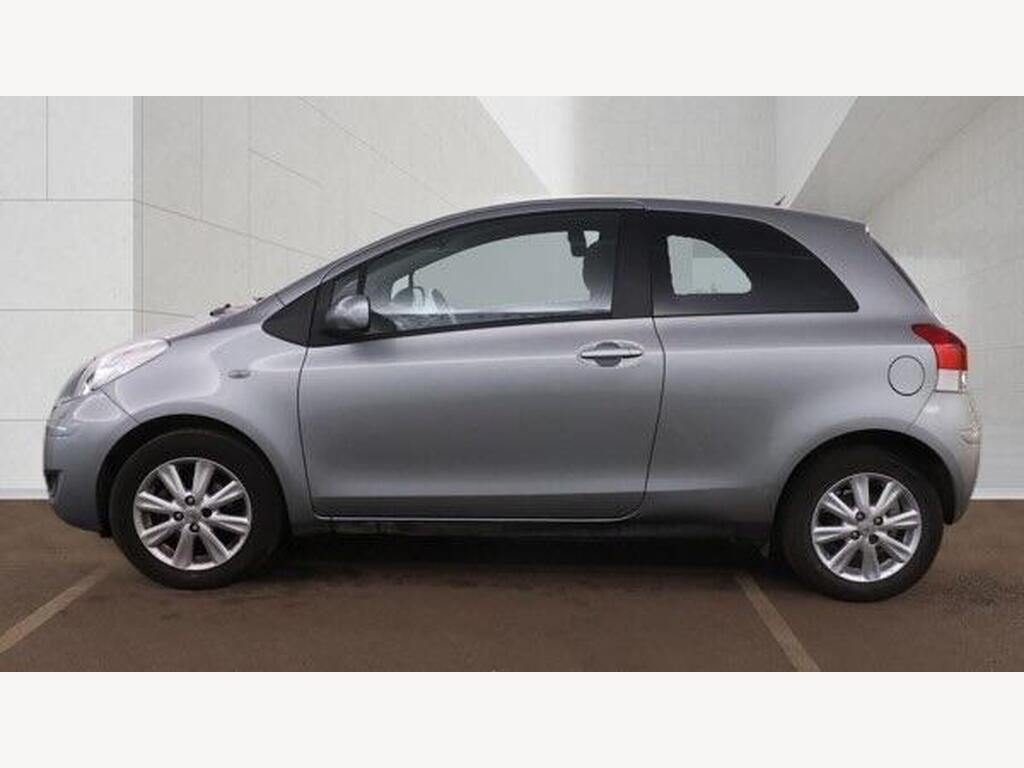 2009 Toyota Yaris thumbnail 6