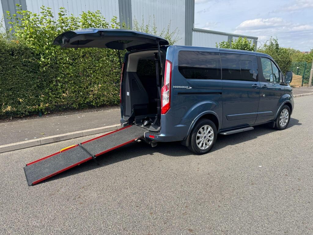 Ford Tourneo Custom Minibus 2.0 320 EcoBlue Titanium L1 Euro 6 (s/s) 5dr