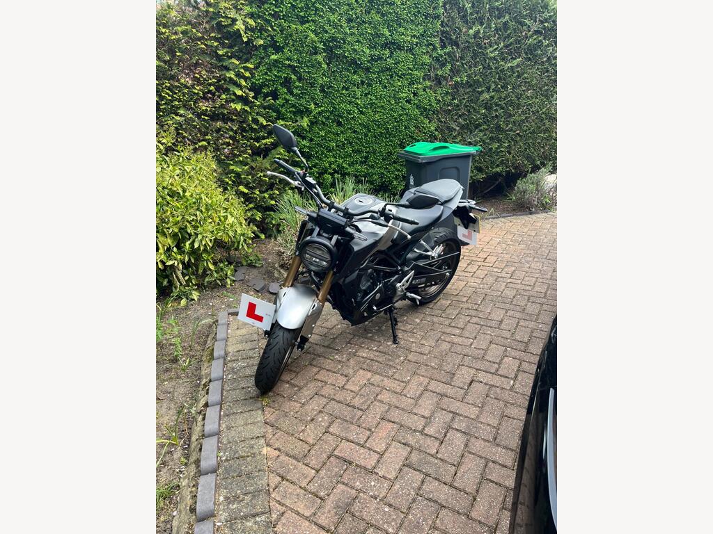 Honda CB125R