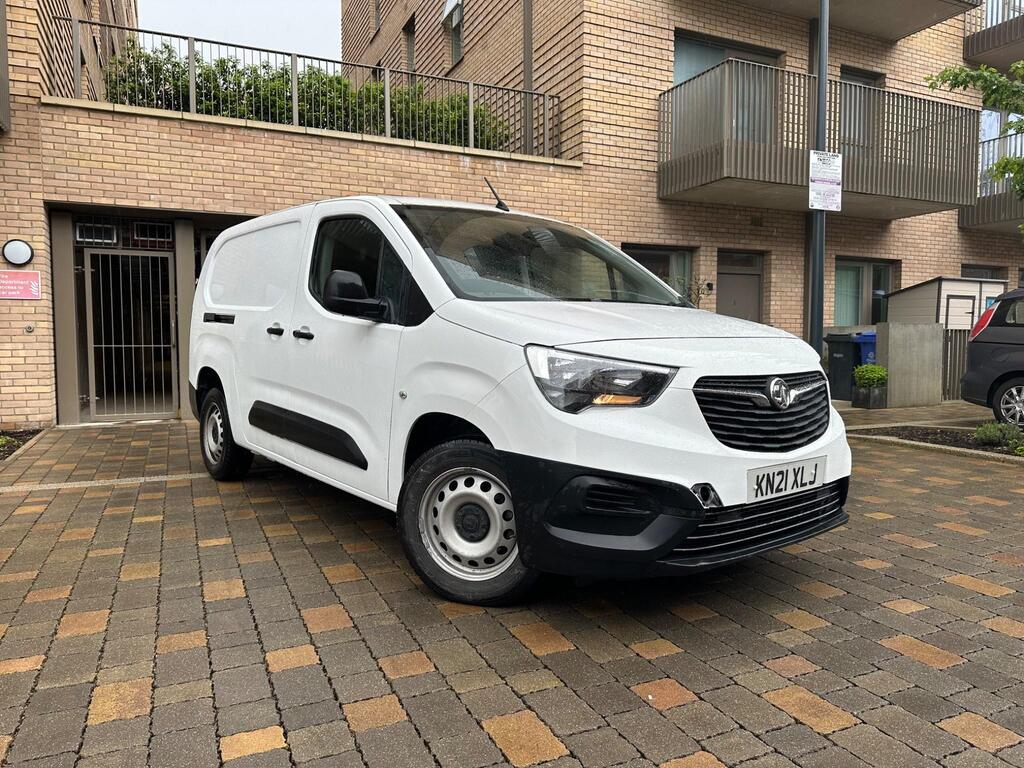 Vauxhall Combo Panel Van 1.5 Turbo D 2300 Dynamic L2 H1 Euro 6 4dr
