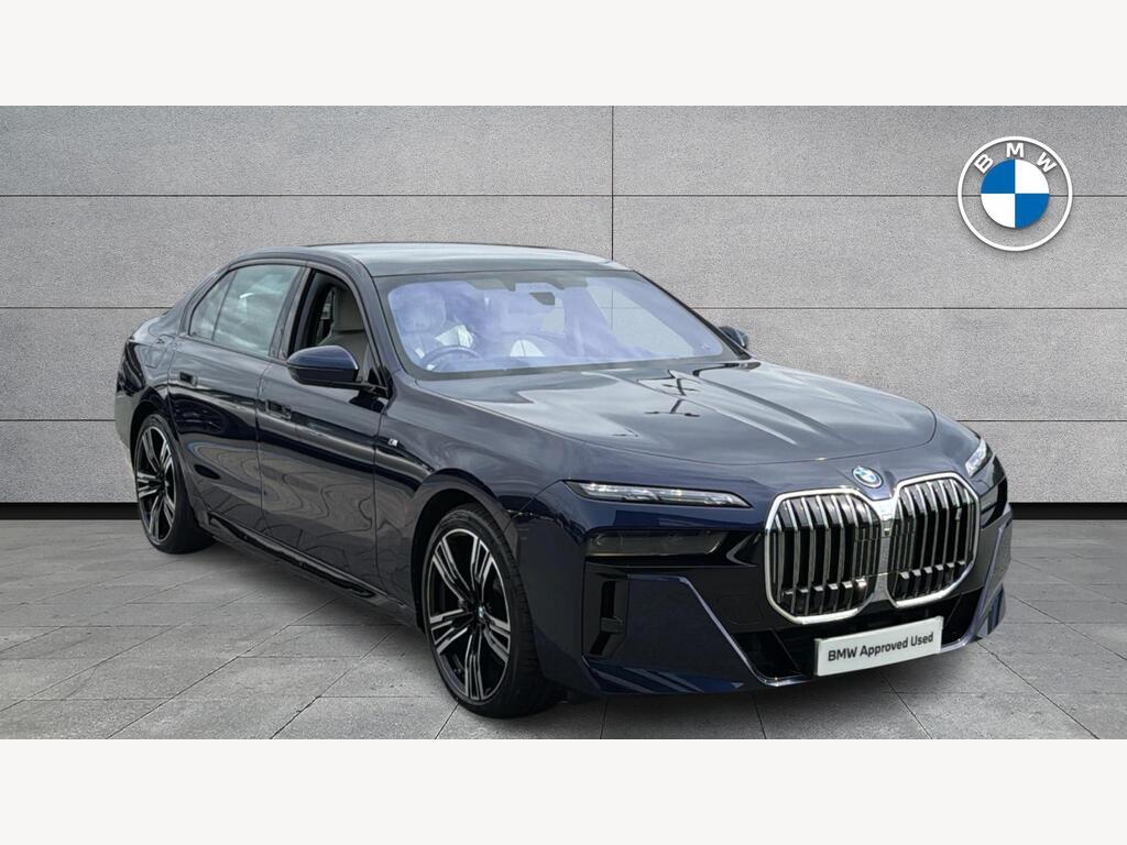 BMW i7