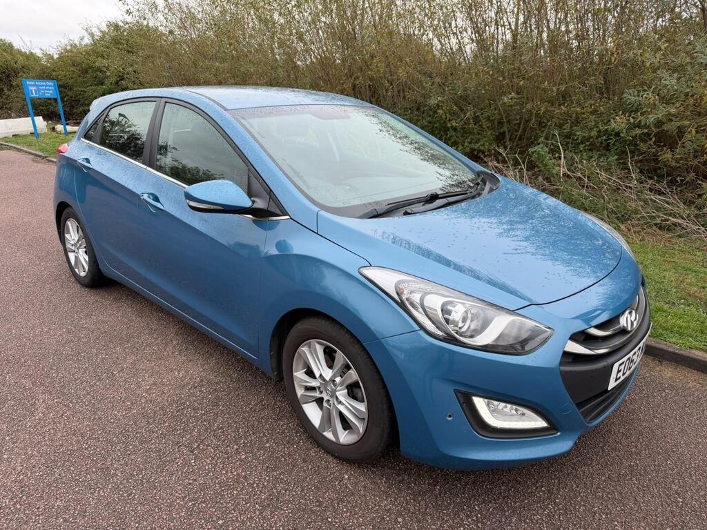 Hyundai i30 Hatchback 1.6 CRDi Blue Drive Style Nav Euro 5 (s/s) 5dr
