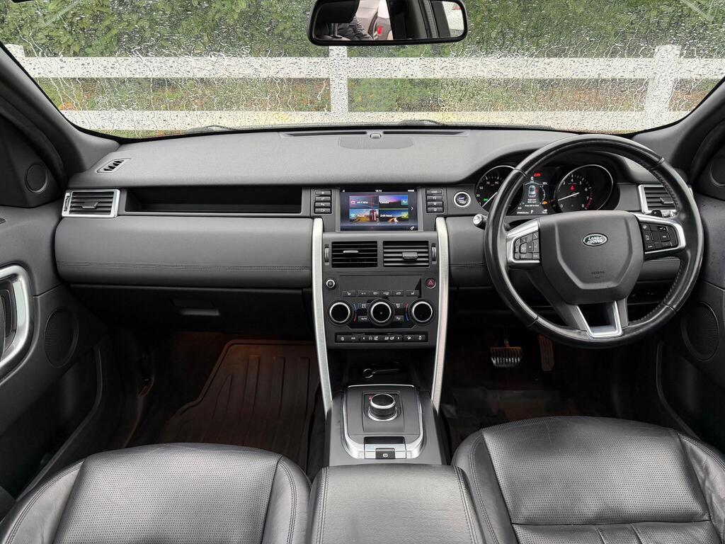 Land Rover Discovery Sport 2.0 Si4 HSE Auto 4WD Euro 6 (s/s) 5dr thumbnail 2