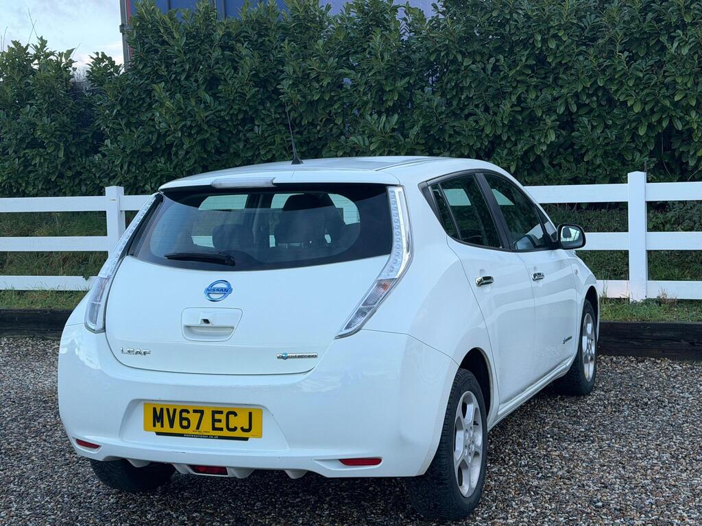 2017 Nissan Leaf thumbnail 13