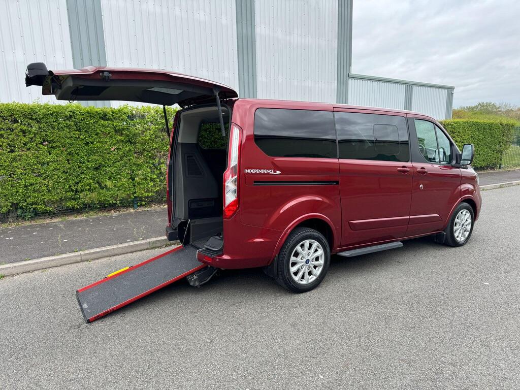 Ford Tourneo Custom Minibus 2.0 320 EcoBlue Titanium Auto L1 Euro 6 (s/s) 5dr
