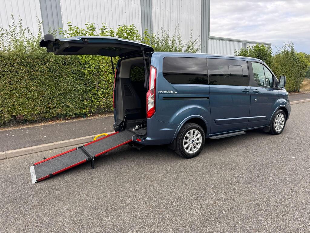 Ford Tourneo Custom Minibus 2.0 320 EcoBlue Titanium L1 Euro 6 (s/s) 5dr