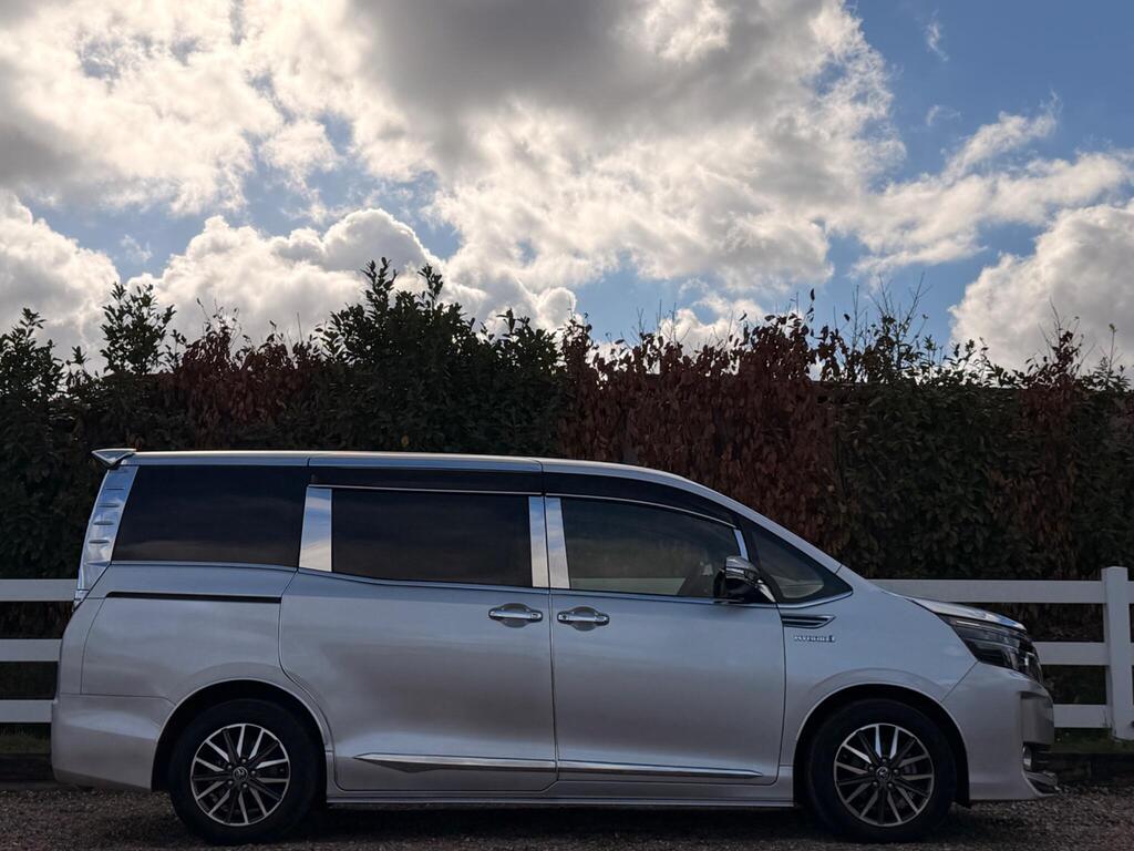 2014 Toyota Voxy thumbnail 20