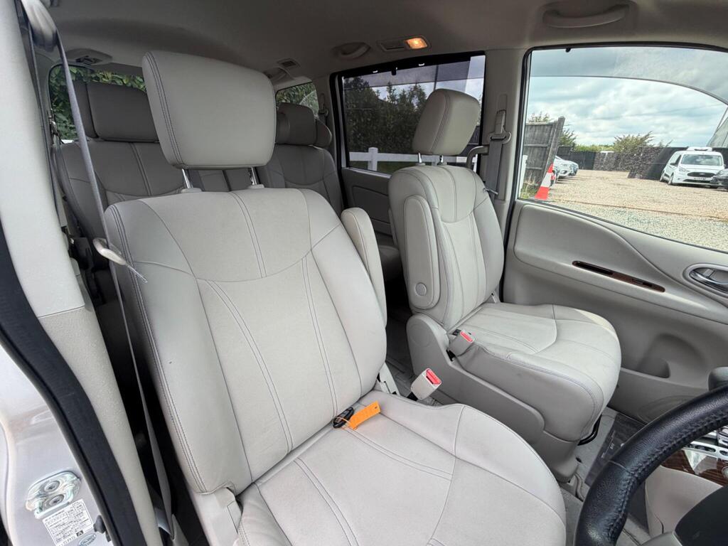 2014 Nissan Serena thumbnail 17