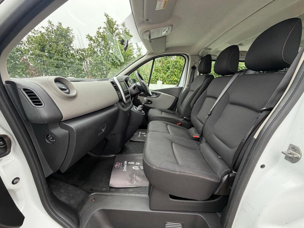 2019 Renault Trafic thumbnail 21