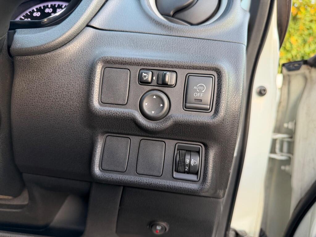 2013 Nissan Note thumbnail 19