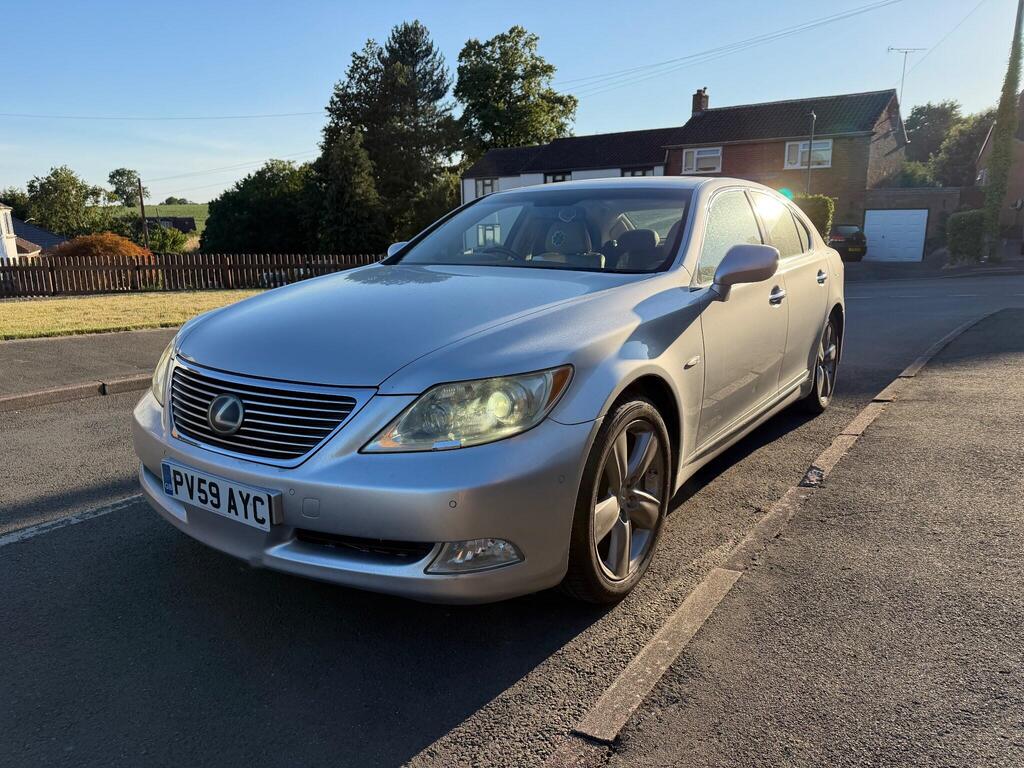 Lexus LS