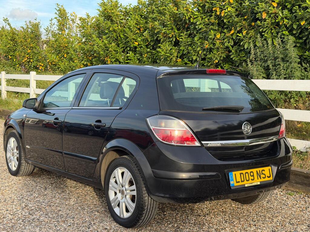 2009 Vauxhall Astra thumbnail 6