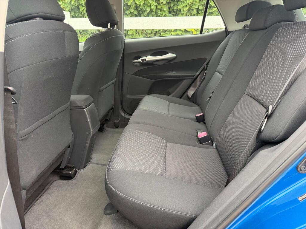 2012 Toyota Auris thumbnail 22