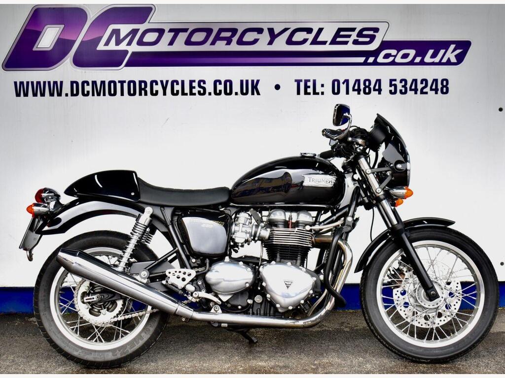 Triumph Thruxton 900