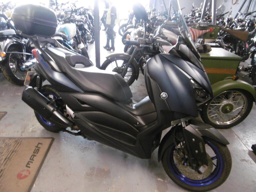 Yamaha XMAX 300