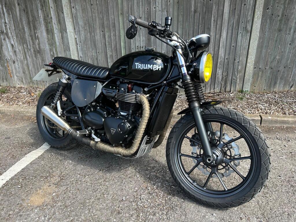 Triumph Street Twin