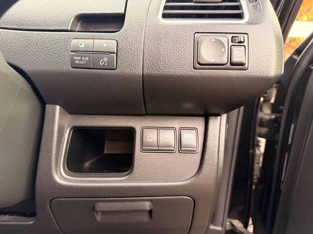 2013 Nissan Serena thumbnail 39