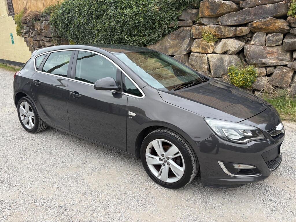 Vauxhall Astra Hatchback 1.6 16v SRi Euro 5 5dr