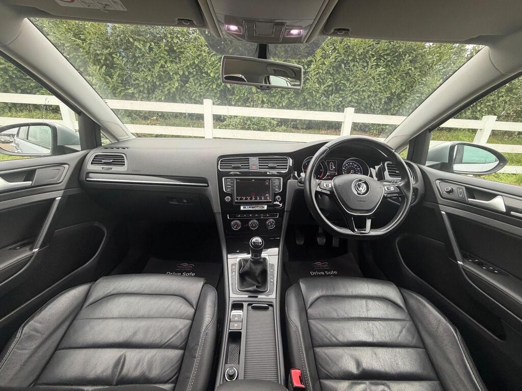 2016 Volkswagen Golf thumbnail 16