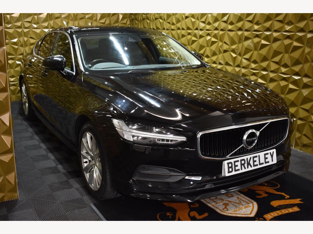Volvo S90 Saloon 2.0 T4 Momentum Plus Auto Euro 6 (s/s) 4dr