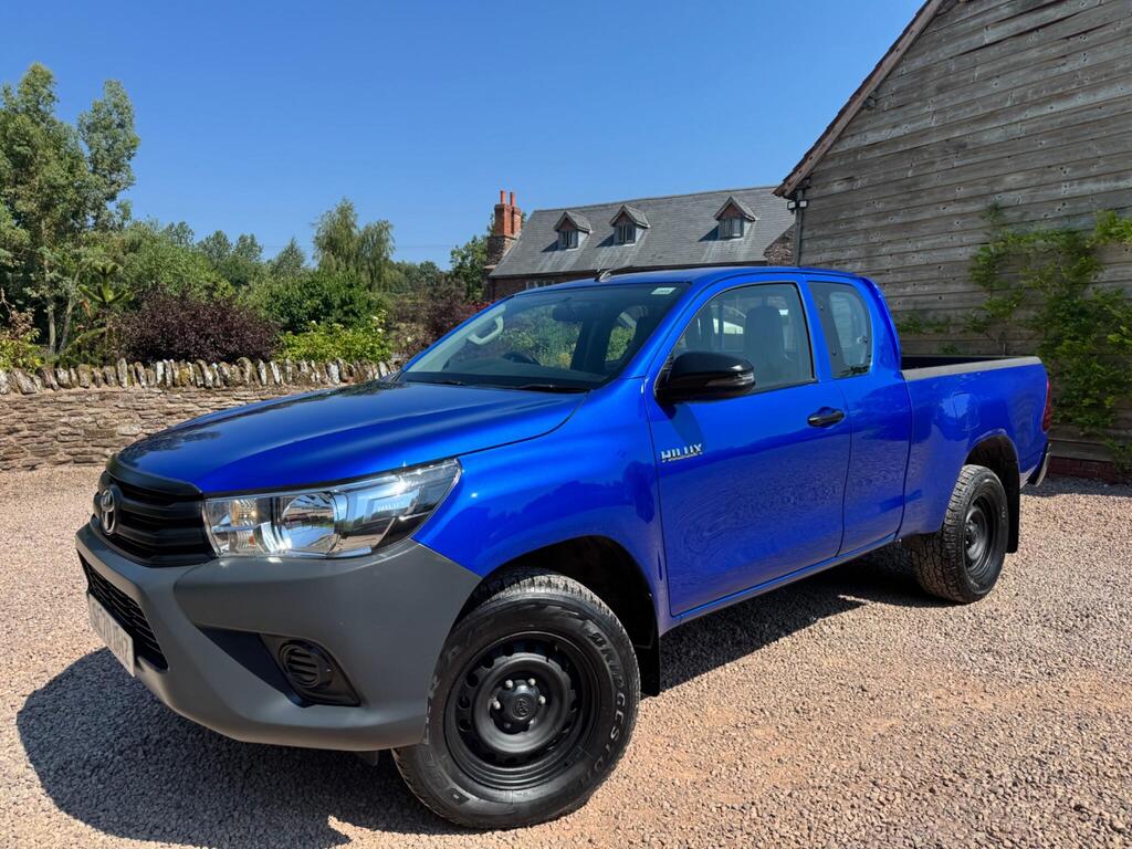 Toyota Hilux Pickup 2.4 D-4D Active Extra Cab Pickup 4WD Euro 6 (s/s) 4dr