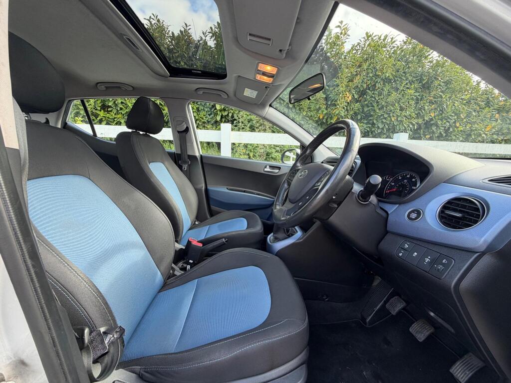 2015 Hyundai i10 thumbnail 18
