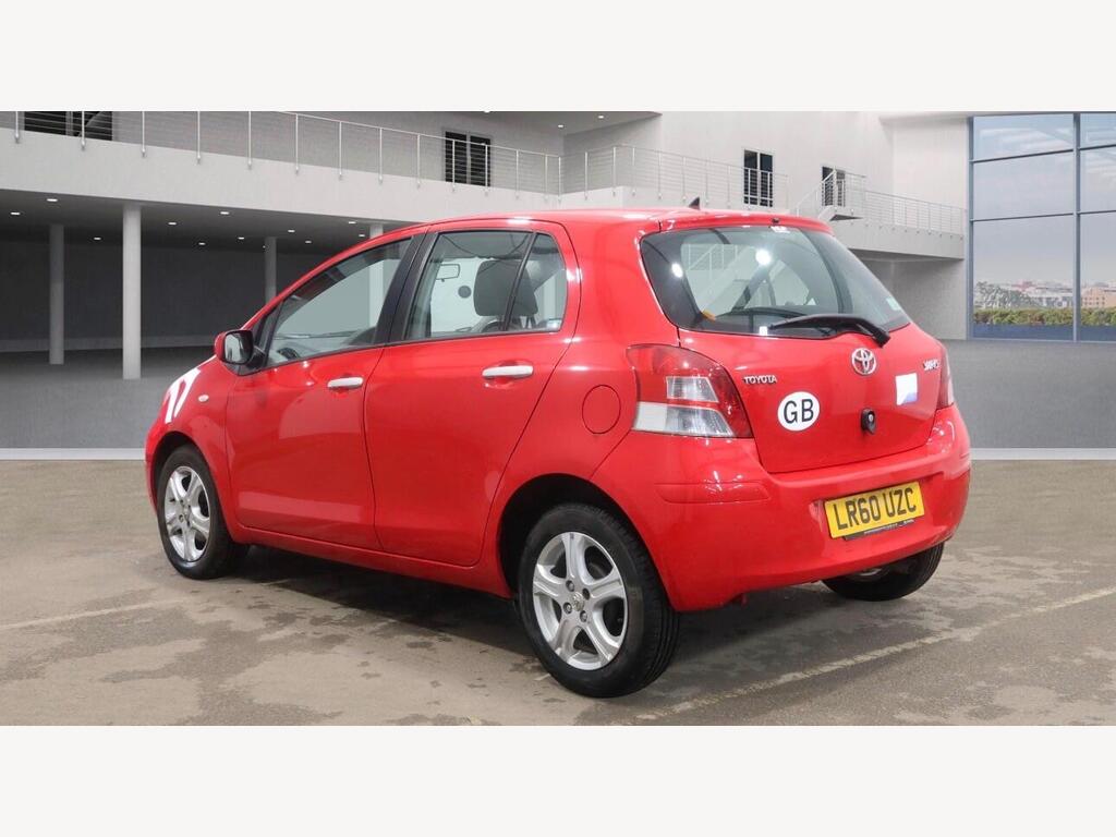 2010 Toyota Yaris thumbnail 3