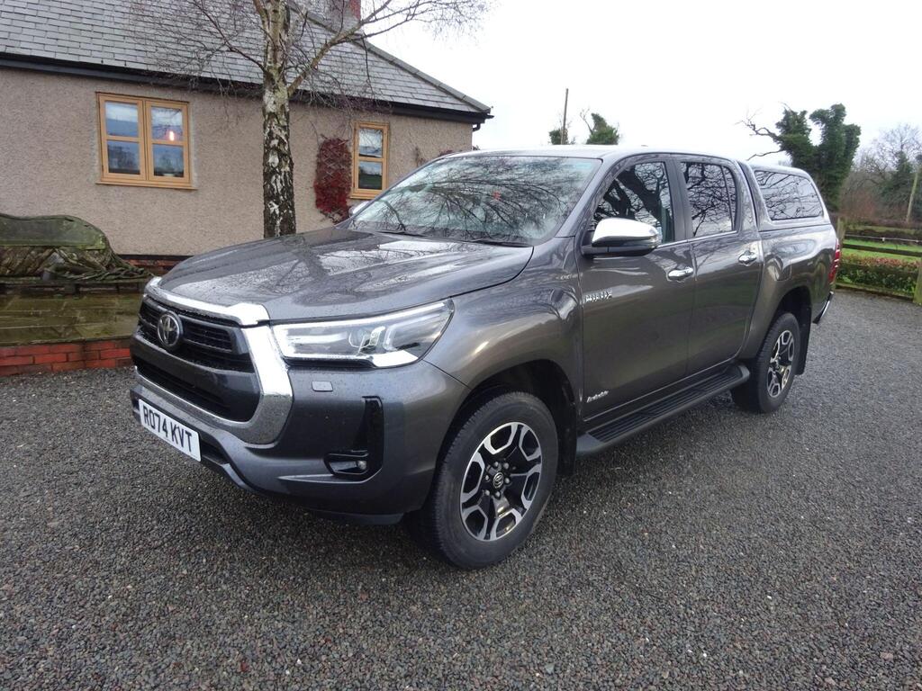 Toyota Hilux Pickup 2.4 D-4D Invincible Auto 4WD Euro 6 (s/s) 4dr