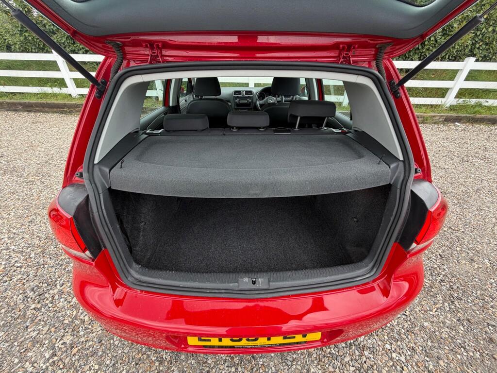 2010 Volkswagen Golf thumbnail 24