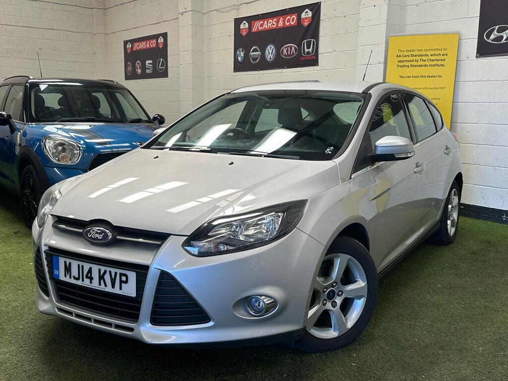 Ford Focus Hatchback 1.6 TDCi ECOnetic Zetec Navigator Euro 5 (s/s) 5dr