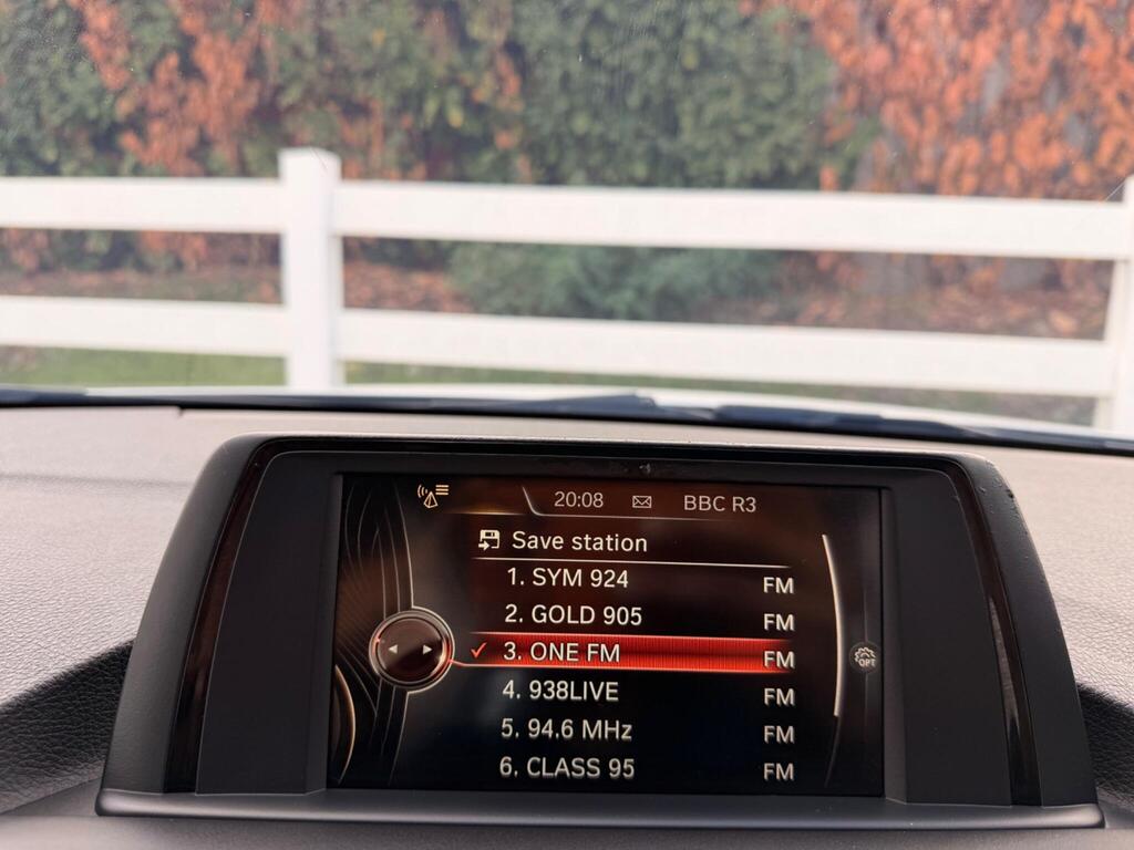 2016 BMW 1 Series thumbnail 49