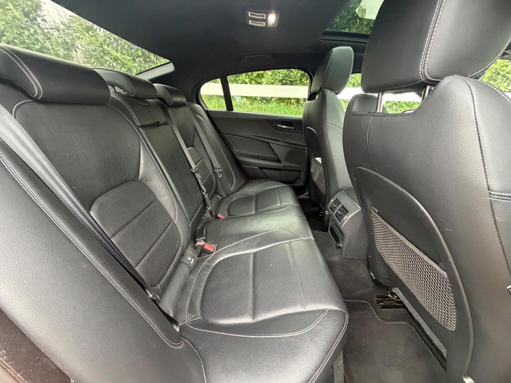 2015 Jaguar XE thumbnail 22