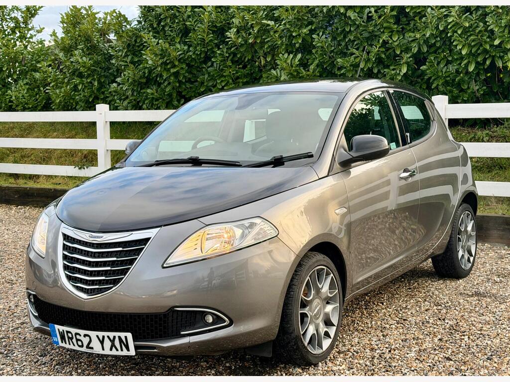 2013 Chrysler Ypsilon thumbnail 7