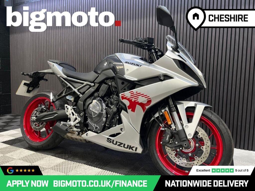Suzuki GSX-8R