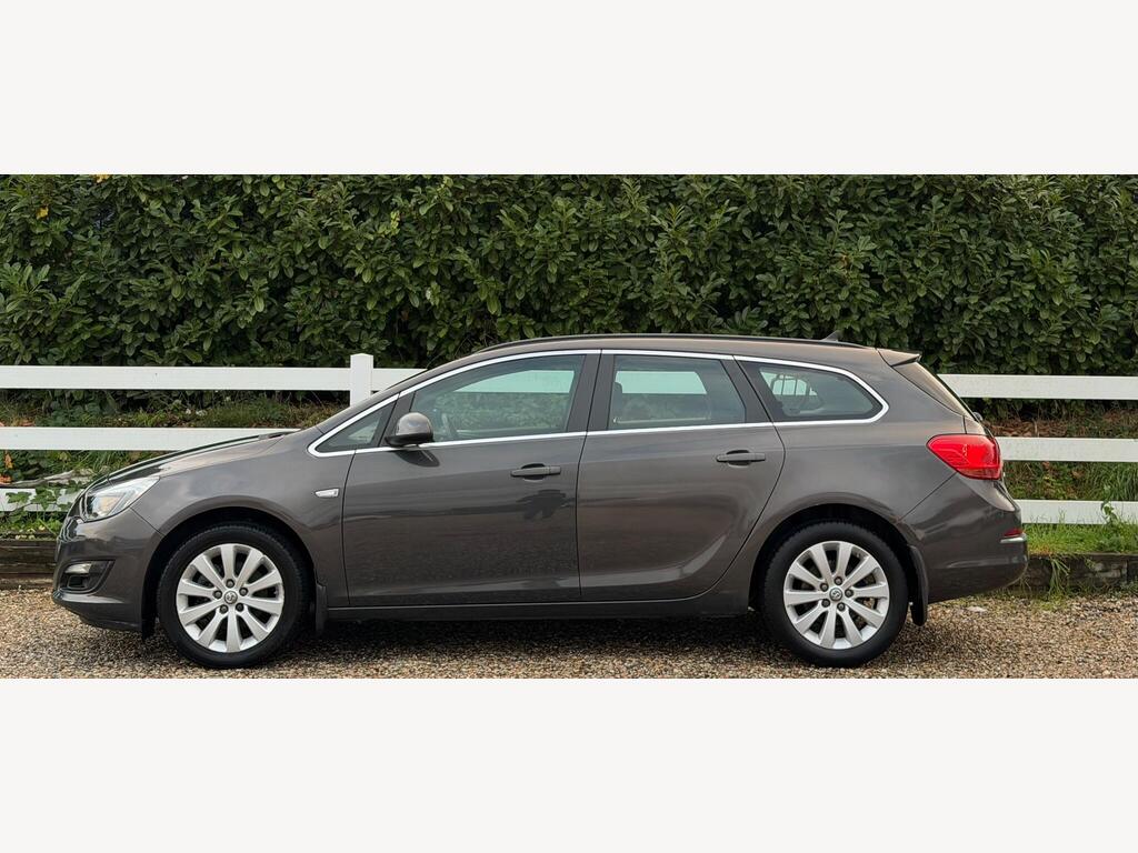 Vauxhall Astra 1.6 CDTi ecoFLEX Tech Line Sports Tourer Euro 6 (s/s) 5dr thumbnail 15