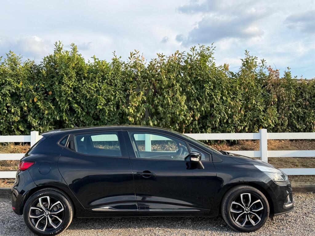 2026 Renault Clio thumbnail 12