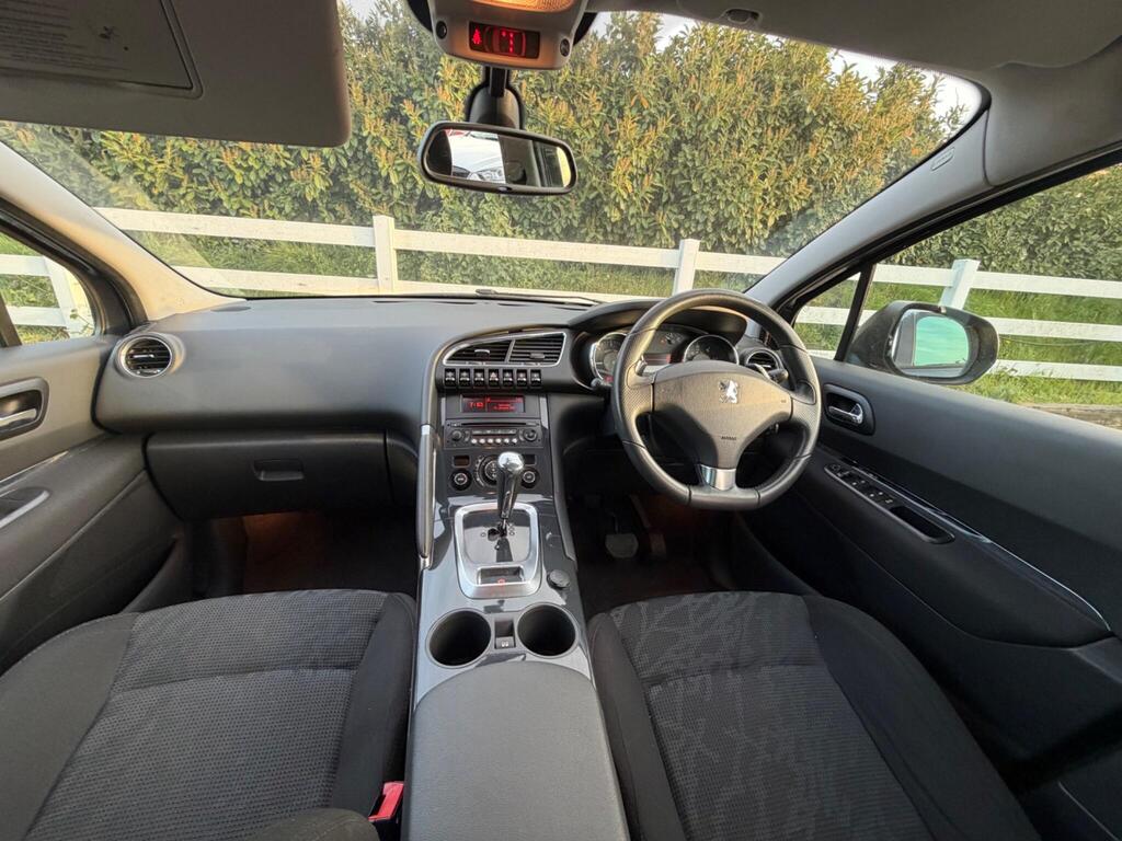 2011 Peugeot 3008 thumbnail 17