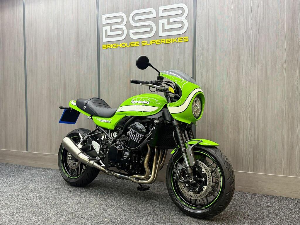 Kawasaki Z900 RS Caf&eacute; Roadster/Retro 900 Modern Classic Euro 4