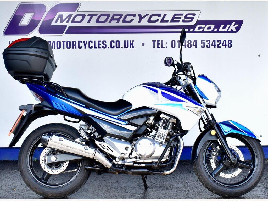 Suzuki Inazuma 250